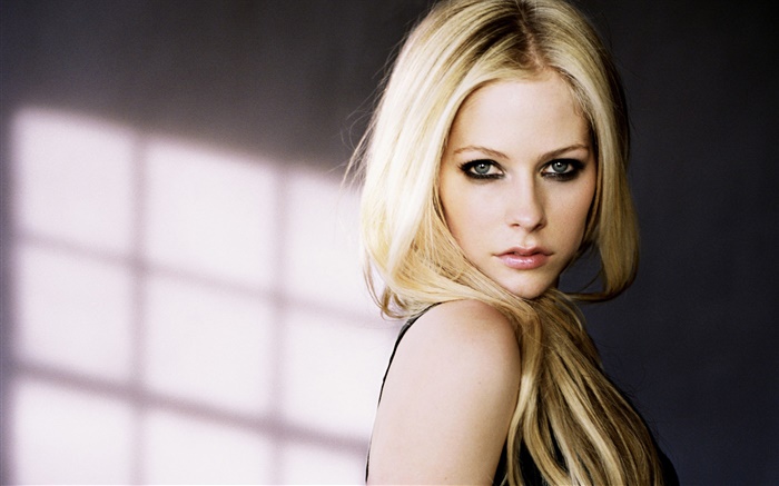 Avril Lavigne 02 Wallpapers Pictures Photos Images