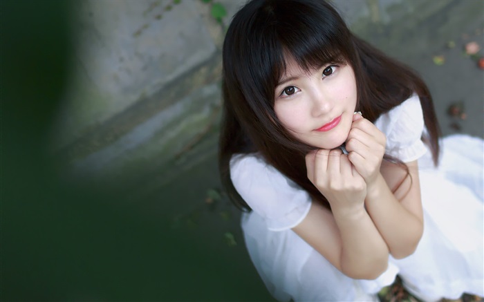 Lovely China girl look you Wallpapers Pictures Photos Images