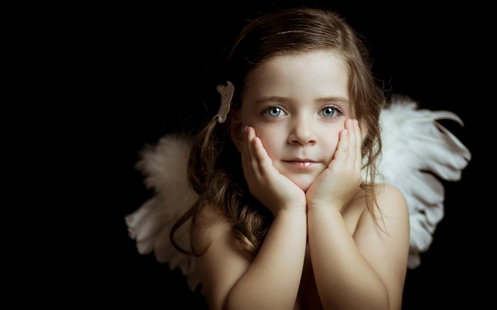 Lovely little angel girl Wallpapers Pictures Photos Images