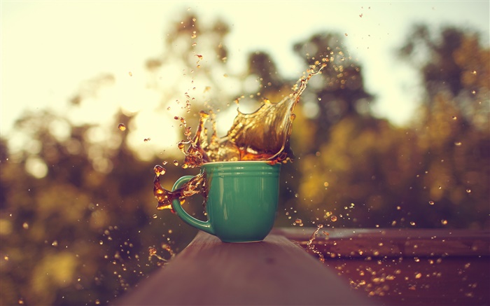 One cup coffee, water splash Wallpapers Pictures Photos Images