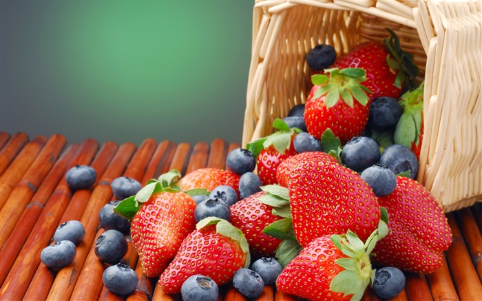 Strawberries and blueberries, basket Wallpapers Pictures Photos Images