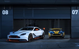 2015 Aston Martin Vantage GT3 cars