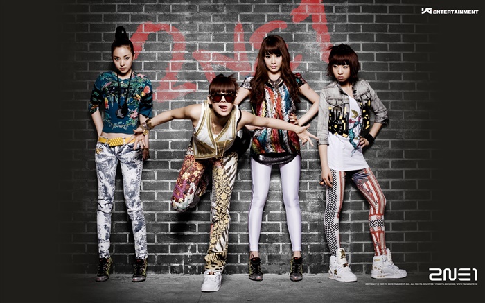 2NE1, Korean music girls 02 Wallpapers Pictures Photos Images