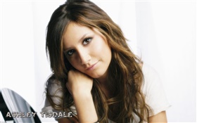 Ashley Tisdale 01