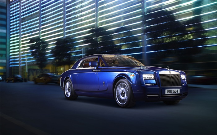 Rolls-Royce Motor Cars at night Wallpapers Pictures Photos Images