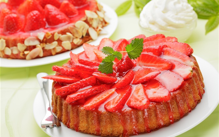 Strawberry slices cake Wallpapers Pictures Photos Images