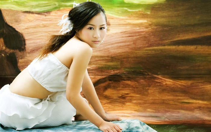 White dress Asian girl, look back Wallpapers Pictures Photos Images