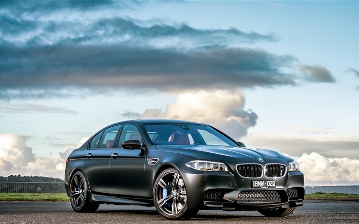 2015 BMW M5 Sedan F10 black car Wallpapers Pictures Photos Images