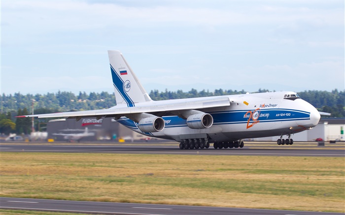 Antonov An-124 Ruslan airplane take off Wallpapers Pictures Photos Images