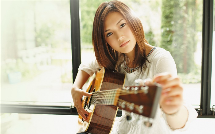Yoshioka Yui, Japanese singer 07 Wallpapers Pictures Photos Images