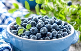 A bowl of blueberries HD wallpaper