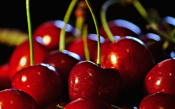 Cherries close-up, red tempter Wallpapers Pictures Photos Images