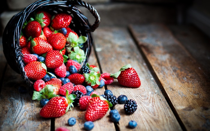 Fresh fruits, red berries, strawberries, raspberries, blackberries, blueberries Wallpapers Pictures Photos Images