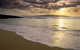 Beach, sea, sunset, clouds HD wallpaper