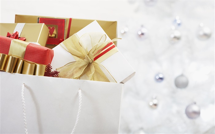 Christmas gifts in the bag Wallpapers Pictures Photos Images