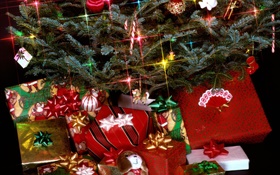 Christmas gifts, lights, pine twigs HD wallpaper