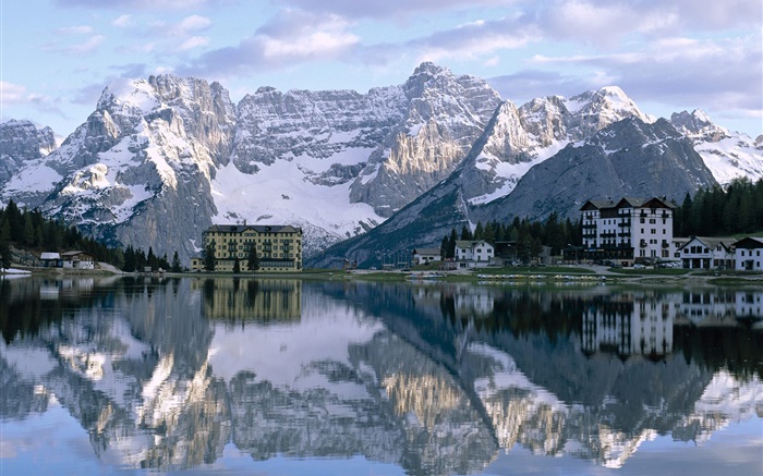 Lake, houses, mountains, water reflection Wallpapers Pictures Photos Images