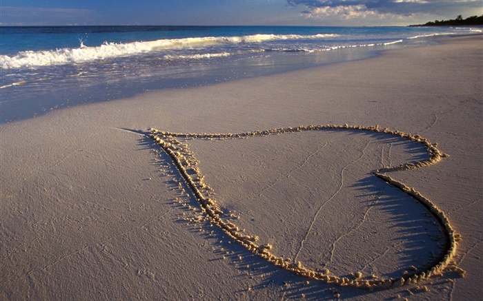 Love hearts, beach, sea Wallpapers Pictures Photos Images