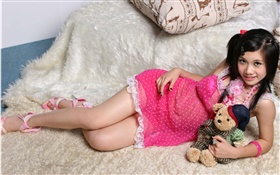 Smile pink dress Asian girl, bed, toy HD wallpaper
