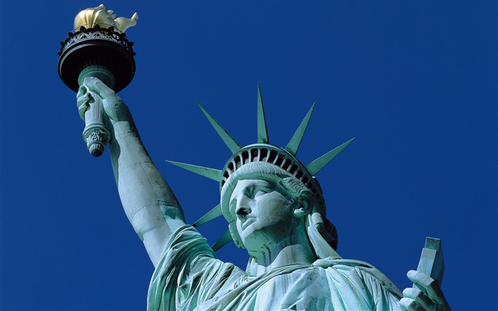 Statue of Liberty close-up Wallpapers Pictures Photos Images