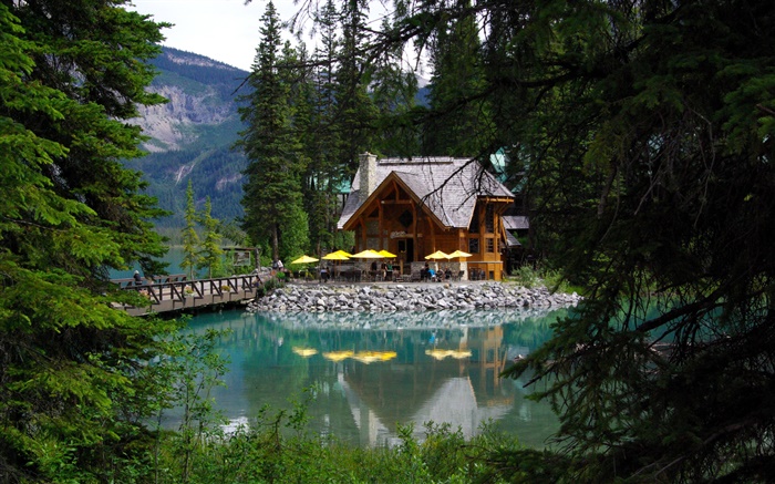 Canada, Emerald lake, Yoho National Park, forest, lake, house Wallpapers Pictures Photos Images