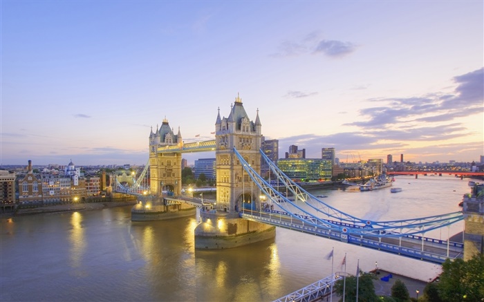 Tower Bridge, River Thames, dusk, London, England Wallpapers Pictures Photos Images
