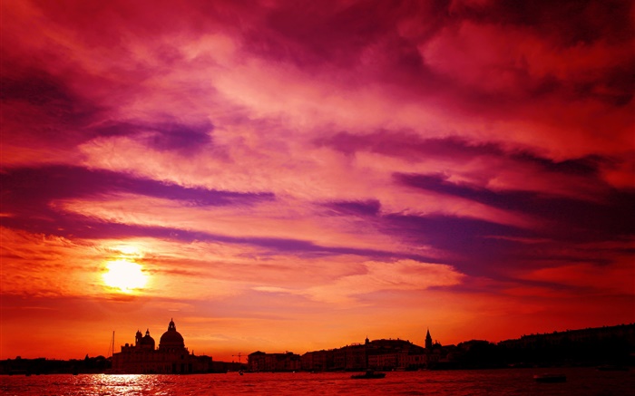 Venice, Italy, river, sunset, red sky Wallpapers Pictures Photos Images