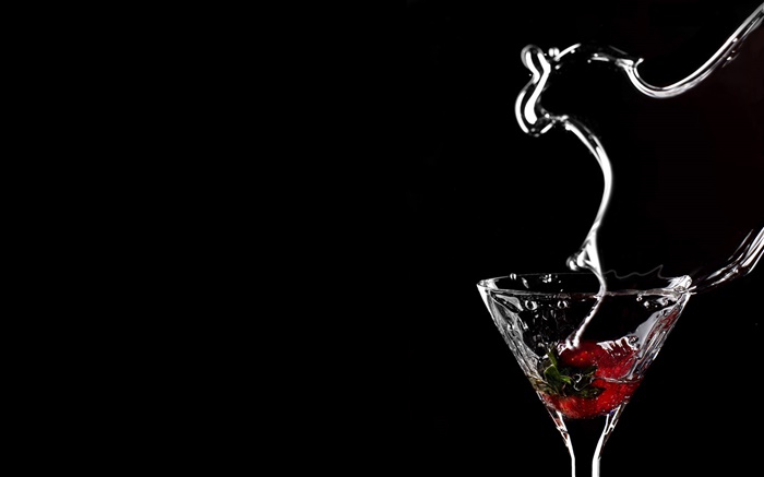 Cup, strawberry, water splash, black background Wallpapers Pictures Photos Images