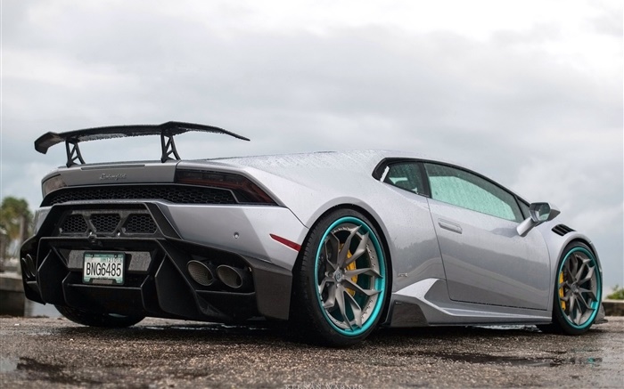 Lamborghini Huracan gray supercar in rain Wallpapers Pictures Photos Images