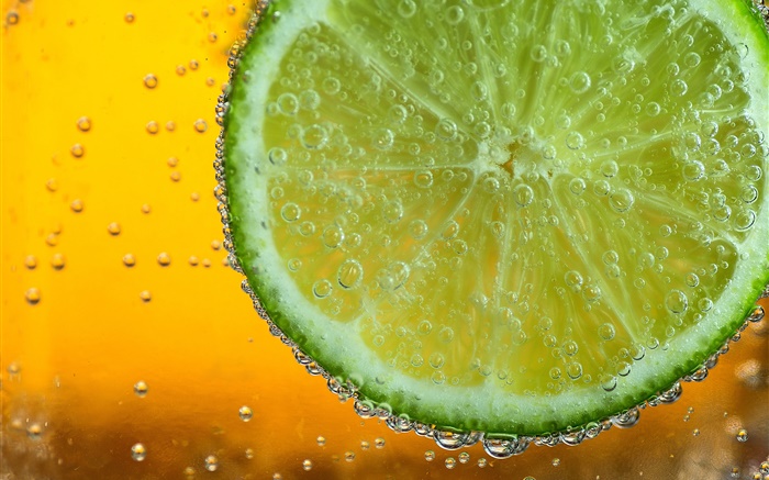 Lime citrus slice, bubbles, macro photography Wallpapers Pictures Photos Images