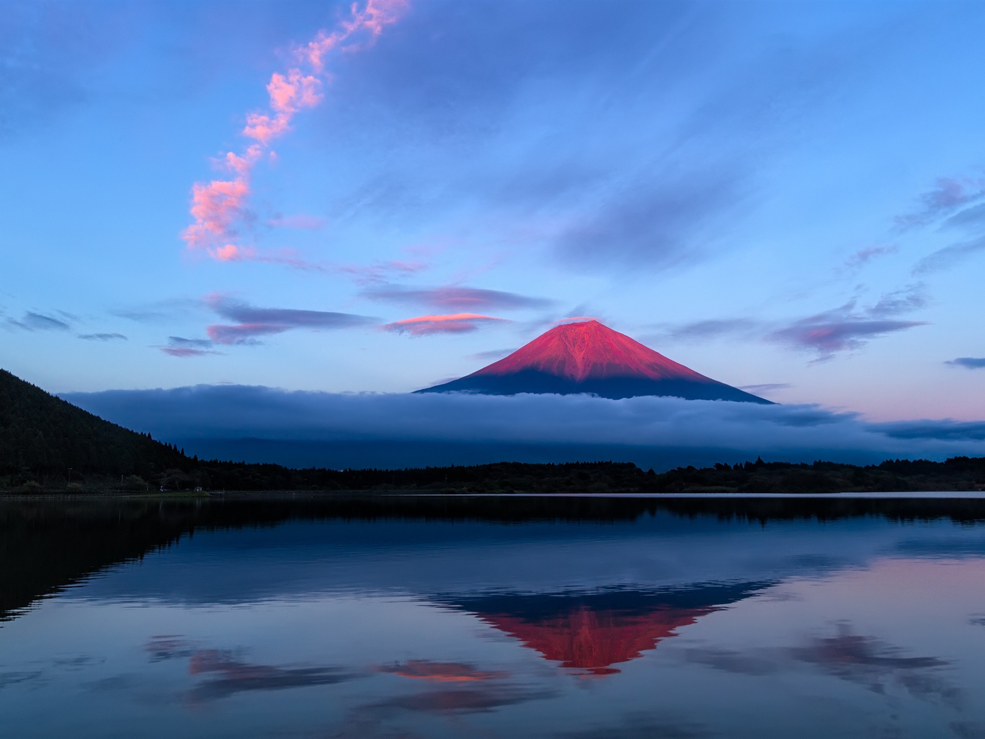 Japan, Fuji mountain at evening, lake, water reflection 1920x1440 wallpaper