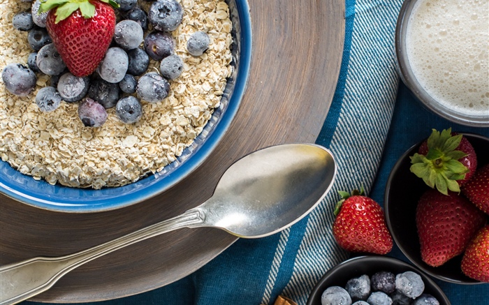 Oatmeal, blueberries, strawberry, breakfast Wallpapers Pictures Photos Images