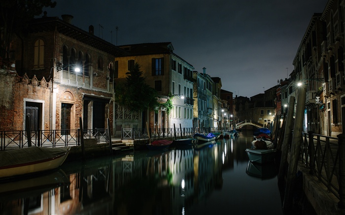 Venice, Italy, river, houses, bridge, night Wallpapers Pictures Photos Images