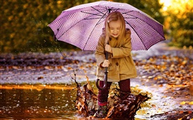 Cute little girl, play water, umbrella HD wallpaper
