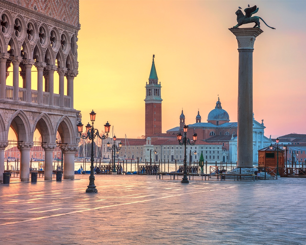 Italy, Venice, lamp, street, river 1280x1024 wallpaper